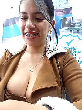 Nathaly_12's Live XXX Chat