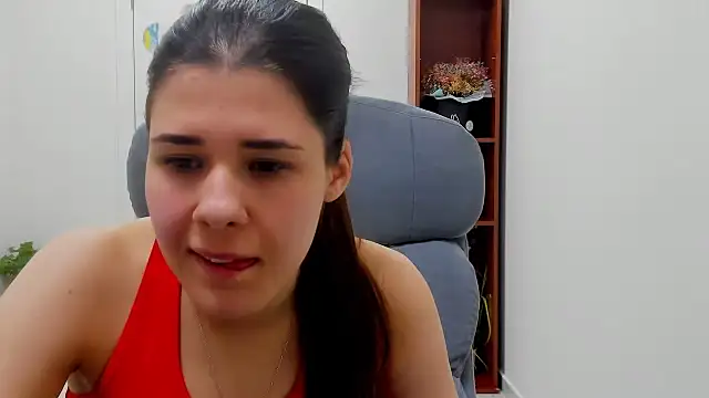 Joannia Adlı Modelin Canlı XXX Sohbeti