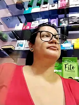 keilymadam Adlı Modelin Canlı XXX Sohbeti