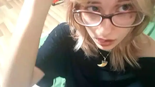 IceeWomen Chat XXX in diretta