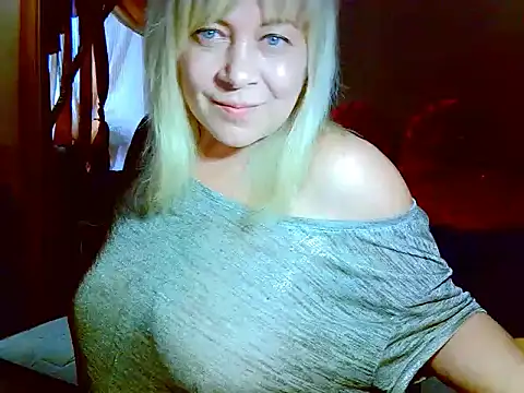 AgoniA7 Adlı Modelin Canlı XXX Sohbeti