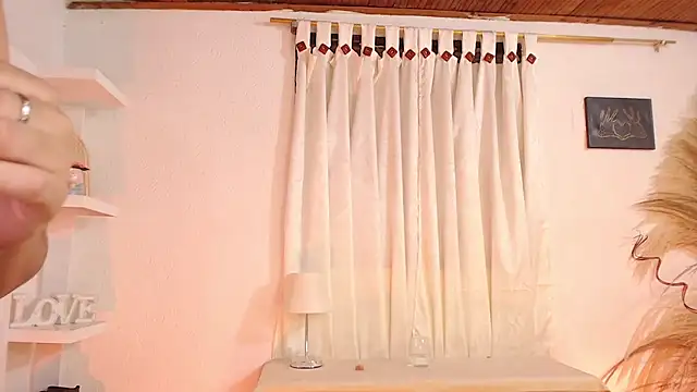 _Kim__M লাইভ XXX চ্যাট