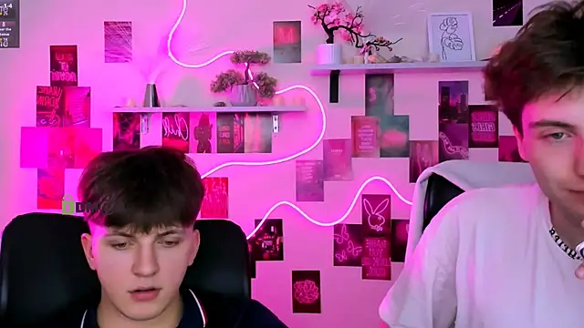 travis_wolf_ Chat XXX in diretta