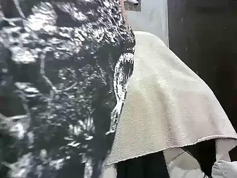 SquirtSellene18 Adlı Modelin Canlı XXX Sohbeti