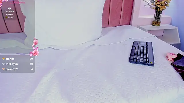 Katteyes__'s Live XXX Chat