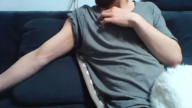 Show modela KaelNox na web-kameri