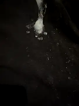 dracoredemon: διαδικτυακό σόου στην κάμερα