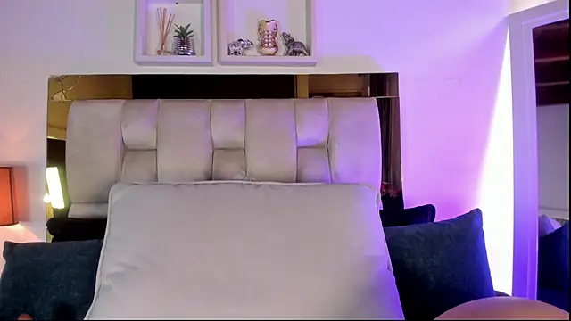 emmy_r Chat XXX in diretta