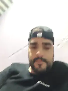 gusto14cm: διαδικτυακό σόου στην κάμερα