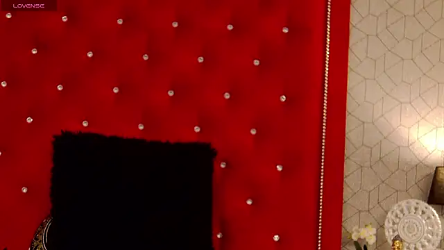 Chatroom XXX en direct de GraceMontclaire