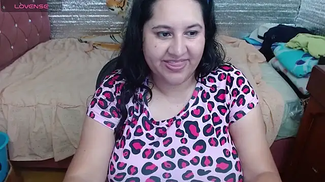 دردشة EMILY-NESSA الجنسية المباشرة