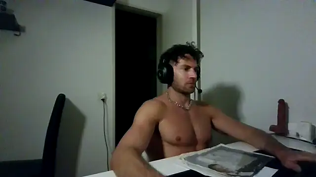 alpha-hunk 即時 XXX 聊天