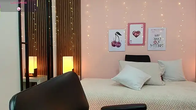 แชท XXX สดของ alina_martinelli