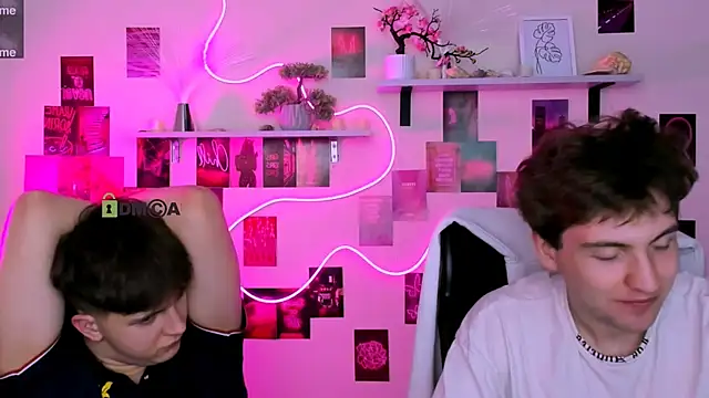 แชท XXX สดของ travis_wolf_