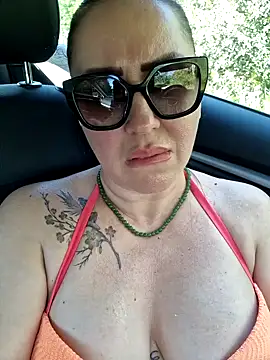 Pokazy przed kamerką – SEXY-ZOE