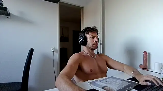 alpha-hunk Chat XXX in diretta