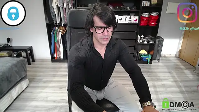 latinoo23bom Chat XXX in diretta