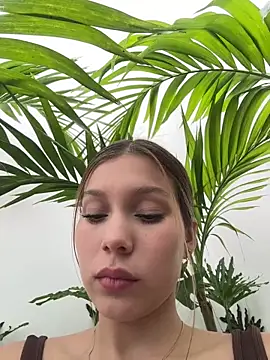 Chatroom XXX en direct de Nikii__