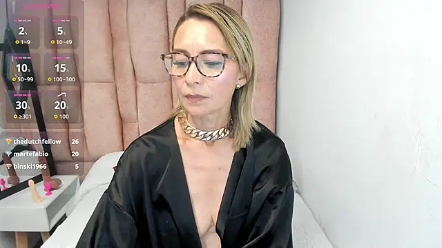 Issa_Milf__ live XXX chat