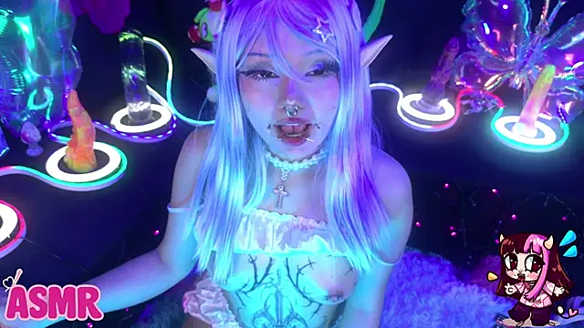 LaytonBox Adlı Modelin Canlı XXX Sohbeti