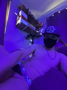 Pokazy przed kamerką – Cloudd_Kingg_Iceyyy