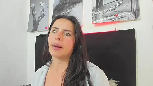 katherine_blair Adlı Modelin Canlı XXX Sohbeti