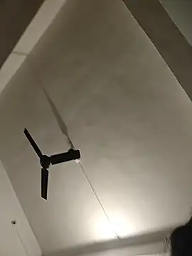 NakedMILFx 即時 XXX 聊天