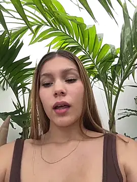 Nikii__ Show in webcam