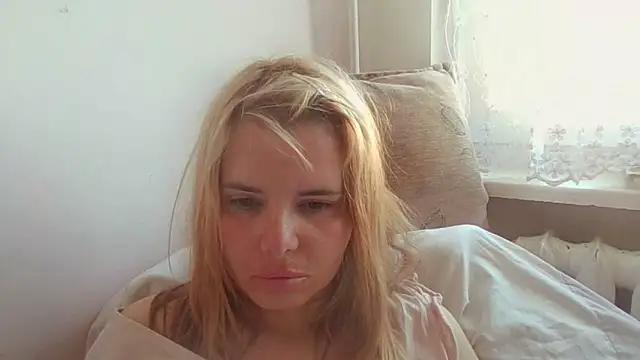 HornyElena Show in webcam