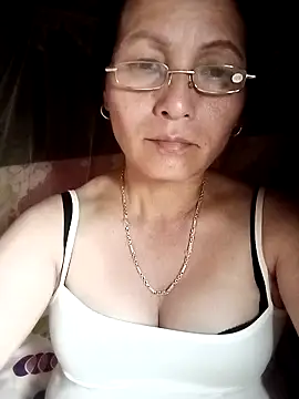 Chat +18 de Cucci07 ao vivo