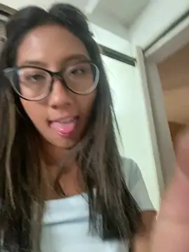 StefanyLuxe_18のライブXXXチャット