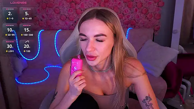 ArinaWong's Live XXX Chat