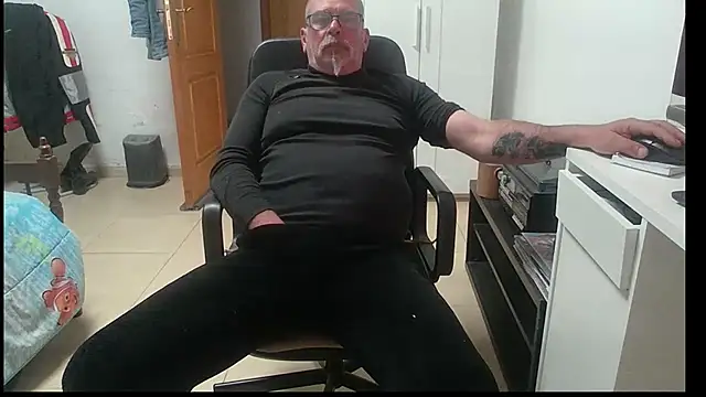 Pokazy przed kamerką – 0oscar_xxx