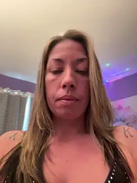 MiraKisss' Webcam Show