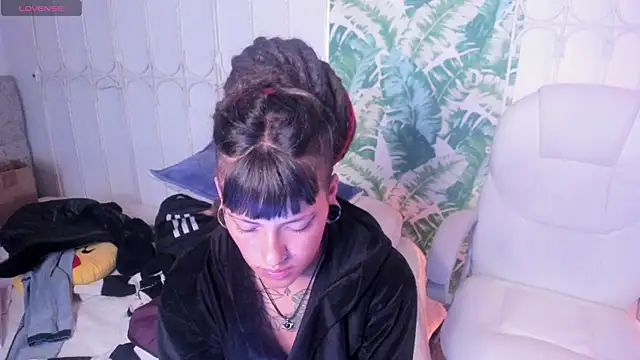 _sharlotte777 即時 XXX 聊天