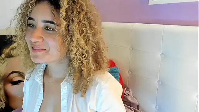 Charlotte11-11 Adlı Modelin Canlı XXX Sohbeti