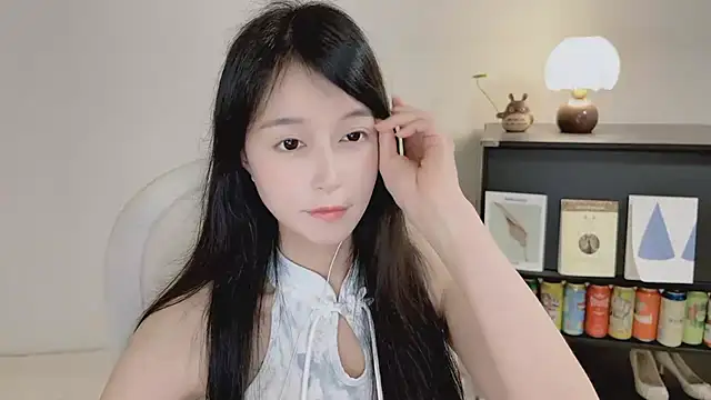 Onechestnut Adlı Modelin Canlı XXX Sohbeti