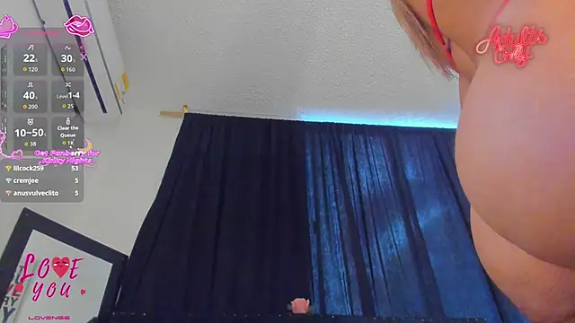 XXX chat uživo modela FoxxTattoo