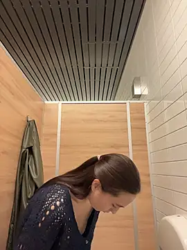 Holly_Play – Kamerová šou