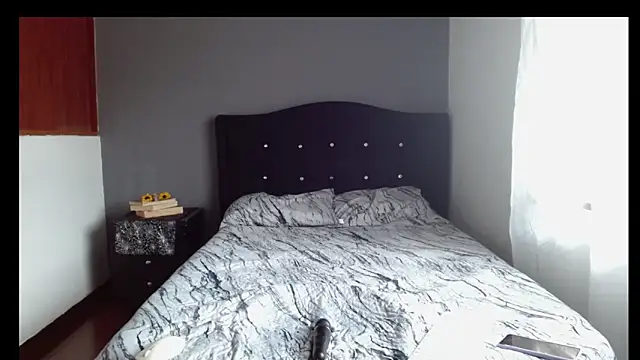 Emilia_1995's Live XXX Chat