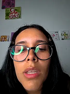 Chat XXX en directo de Annya-sweet