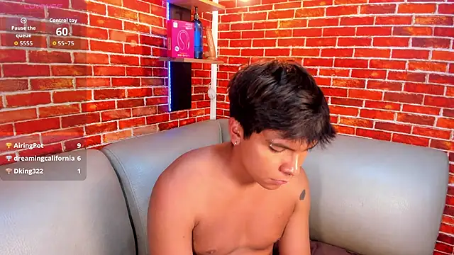 Thiago_Kozak's Webcam Show