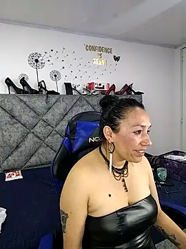 Shantey_Laurent's Live XXX Chat