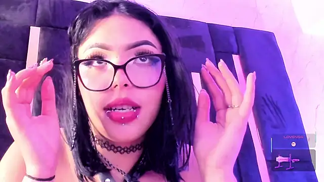 Nyveth's Webcam Show