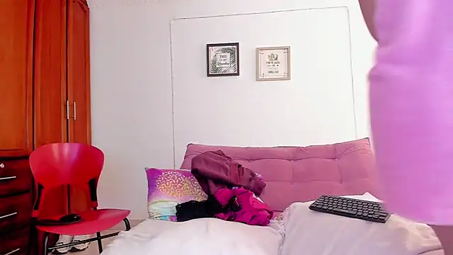 Онлайн чат XXX selena_jhonson