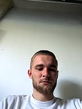 Benjamiinlt Chat XXX live
