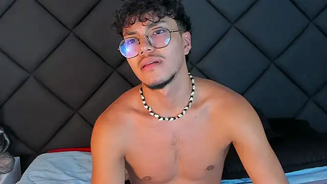 Chat +18 de kai_storn ao vivo