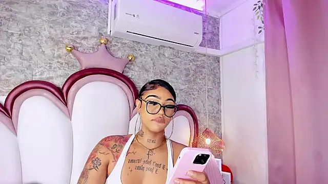 Mia_Jansen Pertunjukan Webcam