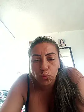 maynor_1998's Live XXX Chat