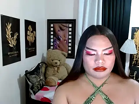 TSbrianaHugeCockのウェブカメラショー